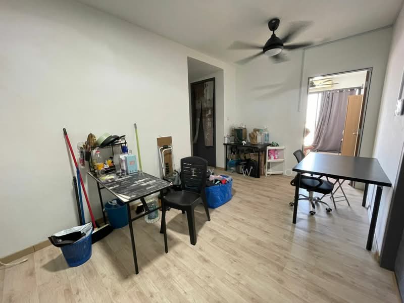 Servis Apartment untuk Disewa di Emporis - Christy Woo - Living Room - PropertyGuru.com.my