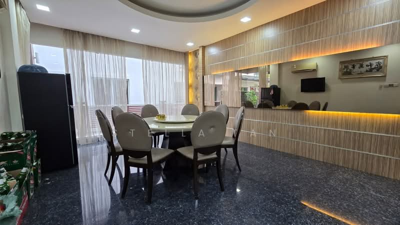 Semi-Detached House for Rent in Bandar Botanic (Klang) - Stella Tan - Dining Room - PropertyGuru.com.my