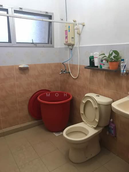 Townhouse for Sale in Jalan Ipoh (Kuala Lumpur) - Moh . - Bathroom - PropertyGuru.com.my
