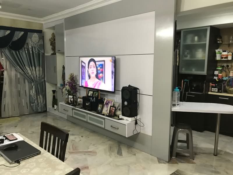 Townhouse for Sale in Jalan Ipoh (Kuala Lumpur) - Moh . - Living Room - PropertyGuru.com.my