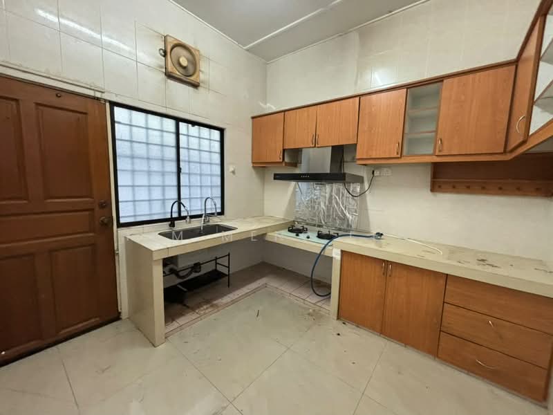 Rumah Teres 1-Tingkat untuk Dijual di Taman Kepong (Kepong) - Kim Meng Lew - Kitchen - PropertyGuru.com.my
