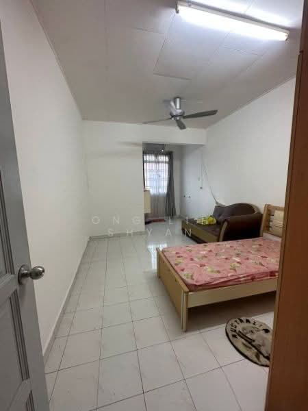 Rumah Teres 2 Tingkat untuk Dijual di Taman Mutiara (Pontian) - Ong Lih Shyan - Bedroom - PropertyGuru.com.my