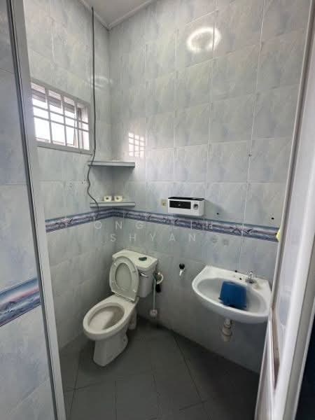 Rumah Teres 2 Tingkat untuk Dijual di Taman Mutiara (Pontian) - Ong Lih Shyan - Bathroom - PropertyGuru.com.my