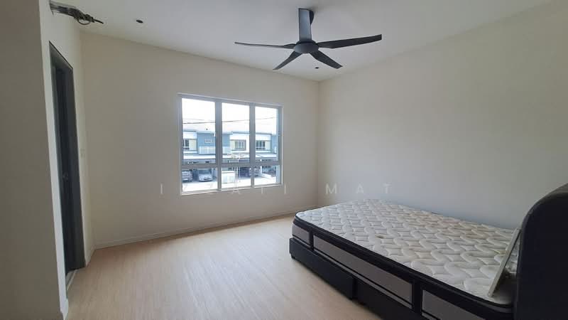 2-storey Terraced House for Rent in Dengkil (Selangor) - Izzati Mat - Bedroom - PropertyGuru.com.my