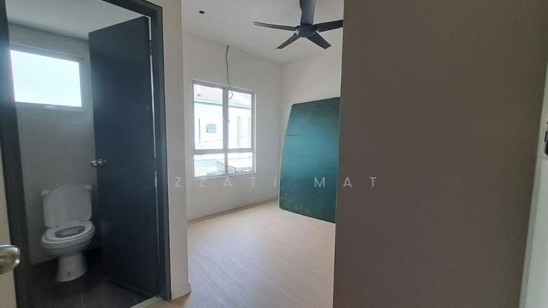 2-storey Terraced House for Rent in Dengkil (Selangor) - Izzati Mat - Bathroom - PropertyGuru.com.my