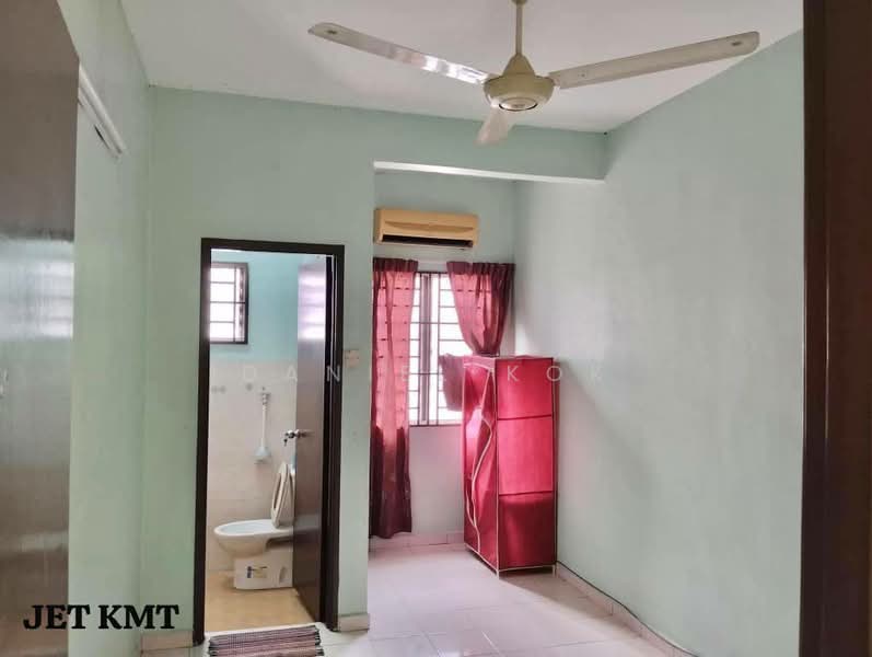 2-storey Terraced House for Sale in Taman Klang Utama (Kapar) - Daniel Kok - Bathroom - PropertyGuru.com.my