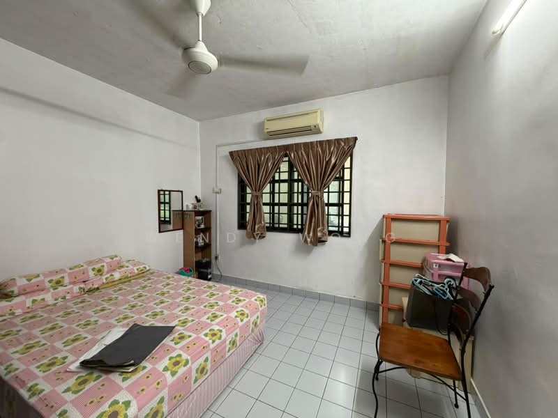 Flat for Sale at Rumah Pangsa Permas Jaya - Wendy Wong - Bedroom - PropertyGuru.com.my