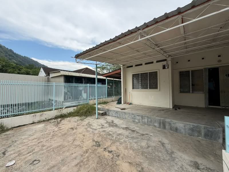1-storey Terraced House for Sale in Reservoir Garden (Ayer Itam) - Danny Lim - Exterior - PropertyGuru.com.my