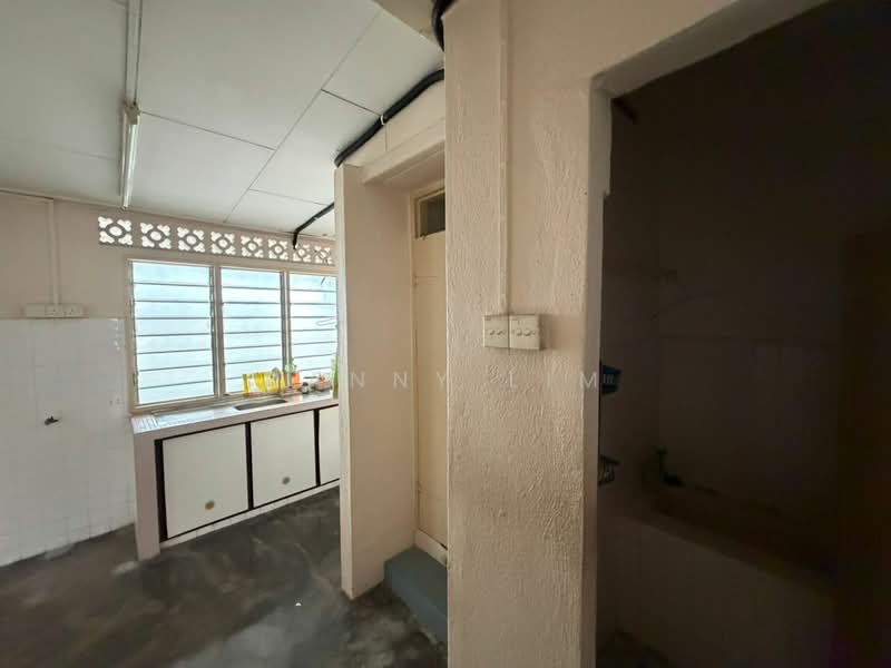 1-storey Terraced House for Sale in Reservoir Garden (Ayer Itam) - Danny Lim - Kitchen - PropertyGuru.com.my