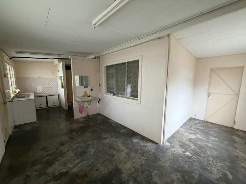 1-storey Terraced House for Sale in Reservoir Garden (Ayer Itam) - Danny Lim - Kitchen - PropertyGuru.com.my