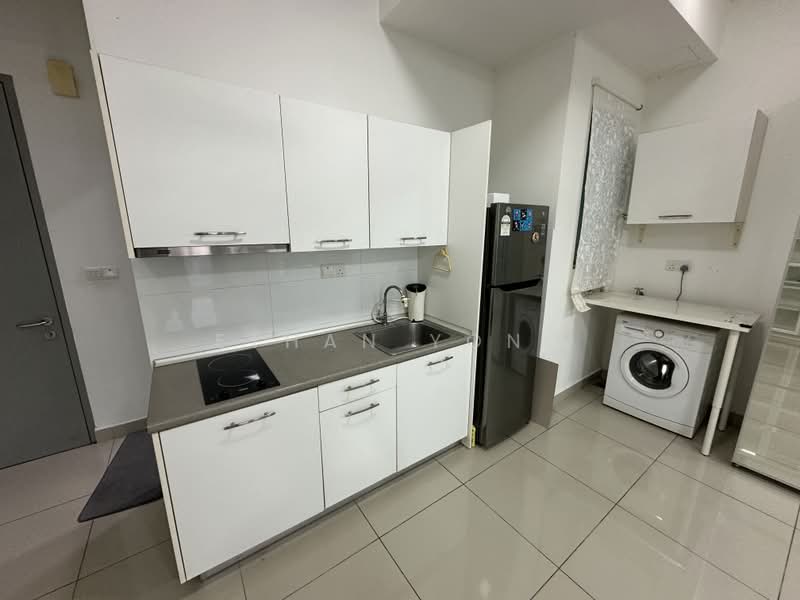 Servis Apartment untuk Disewa di Cybersquare - Ethan Yong - Kitchen - PropertyGuru.com.my