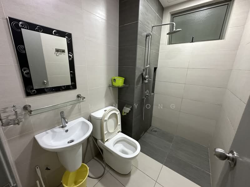 Servis Apartment untuk Disewa di Cybersquare - Ethan Yong - Bathroom - PropertyGuru.com.my