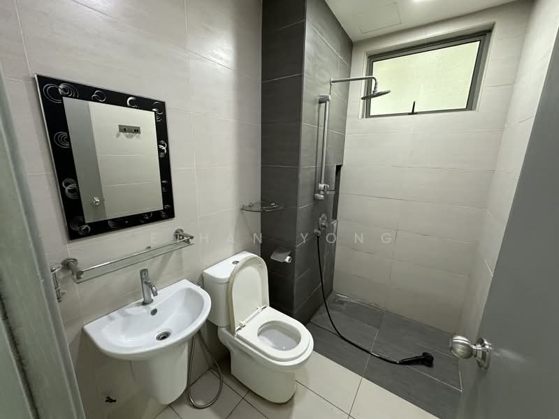 Kediaman Servis untuk Disewa di Cybersquare - Ethan Yong - Bathroom - PropertyGuru.com.my