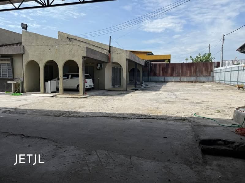 Warehouse for Rent in Kampung Bukit Kemuning (Shah Alam) - Stella Tan - Exterior - PropertyGuru.com.my