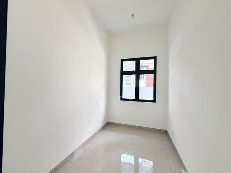 Semi-Detached House for Sale in Bandar Uda Utama (Johor Bahru) - Yik Tat - PropertyGuru.com.my