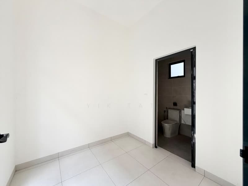Semi-Detached House for Sale in Bandar Uda Utama (Johor Bahru) - Yik Tat - PropertyGuru.com.my