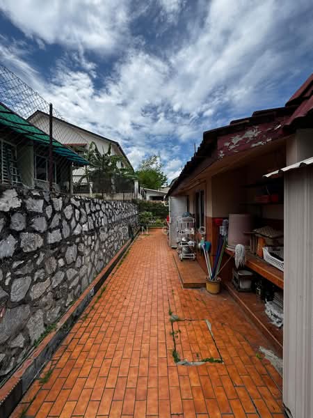 Rumah Banglo untuk Dijual di Taman Tun Dr Ismail (Kuala Lumpur) - Yoong CF - Exterior - PropertyGuru.com.my