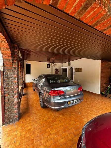 Rumah Banglo untuk Dijual di Taman Tun Dr Ismail (Kuala Lumpur) - Yoong CF - Car Park - PropertyGuru.com.my