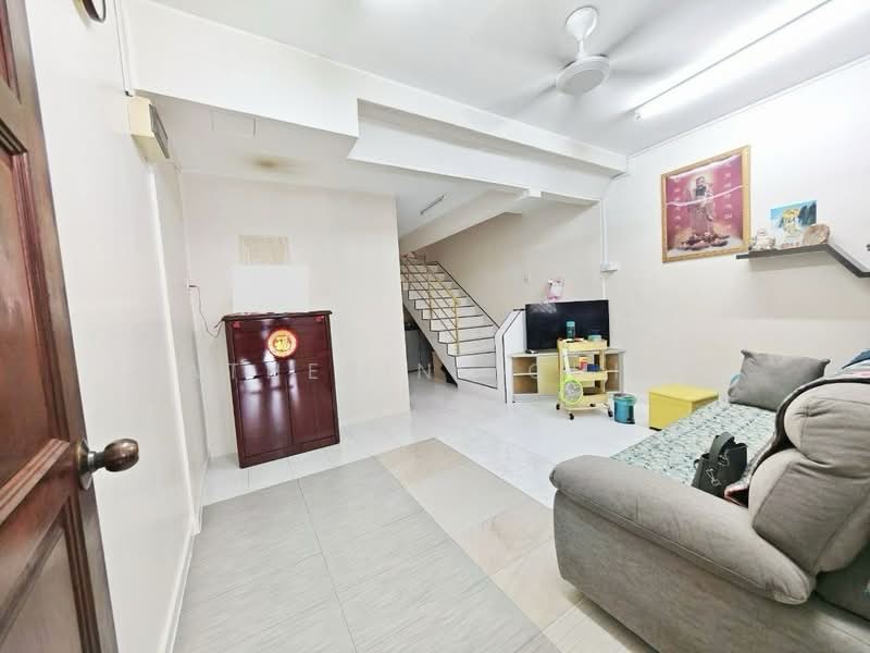 2-storey Terraced House for Sale in Taman Johor Jaya (Johor Bahru) - Catherine Chiah - Living Room - PropertyGuru.com.my