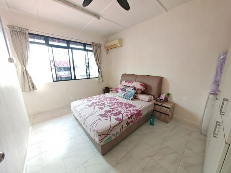 2-storey Terraced House for Sale in Taman Johor Jaya (Johor Bahru) - Catherine Chiah - Bedroom - PropertyGuru.com.my