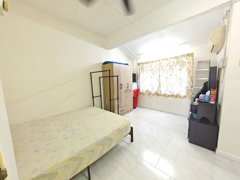 2-storey Terraced House for Sale in Taman Johor Jaya (Johor Bahru) - Catherine Chiah - Bedroom - PropertyGuru.com.my