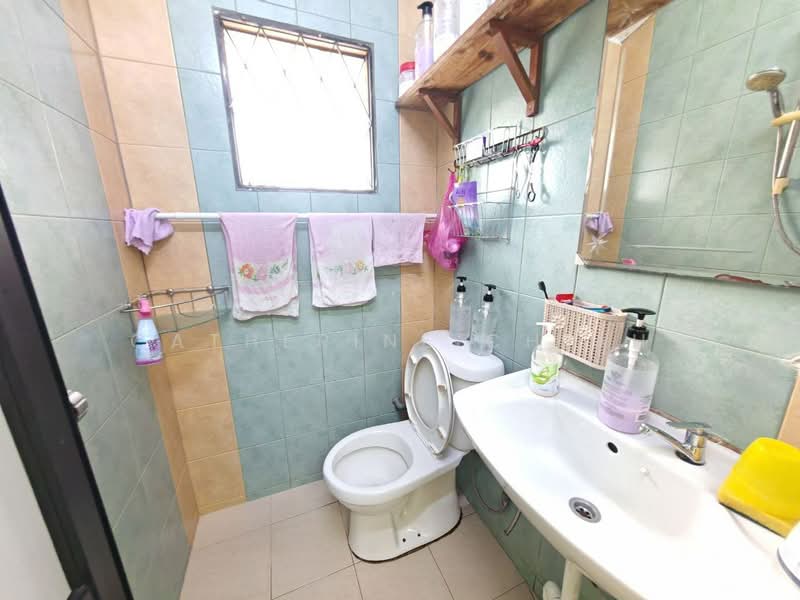 2-storey Terraced House for Sale in Taman Johor Jaya (Johor Bahru) - Catherine Chiah - Bathroom - PropertyGuru.com.my