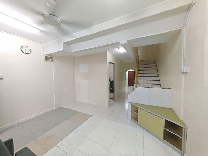 Rumah Teres 2 Tingkat untuk Dijual di Taman Johor Jaya (Johor Bahru) - Catherine Chiah - Living Room - PropertyGuru.com.my