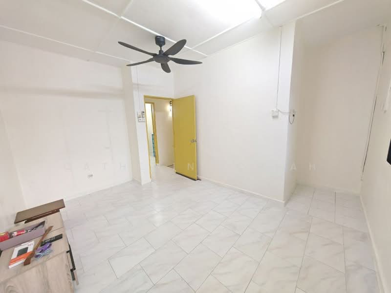 Rumah Teres 2 Tingkat untuk Dijual di Taman Johor Jaya (Johor Bahru) - Catherine Chiah - Living Room - PropertyGuru.com.my