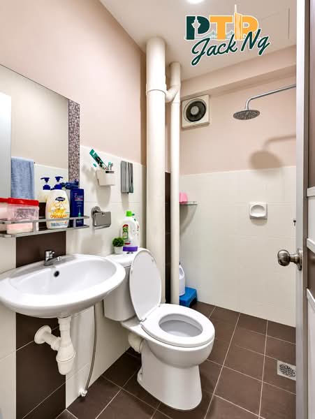 Apartment for Sale at Pinang Laguna - Jack Ng - Bathroom - PropertyGuru.com.my