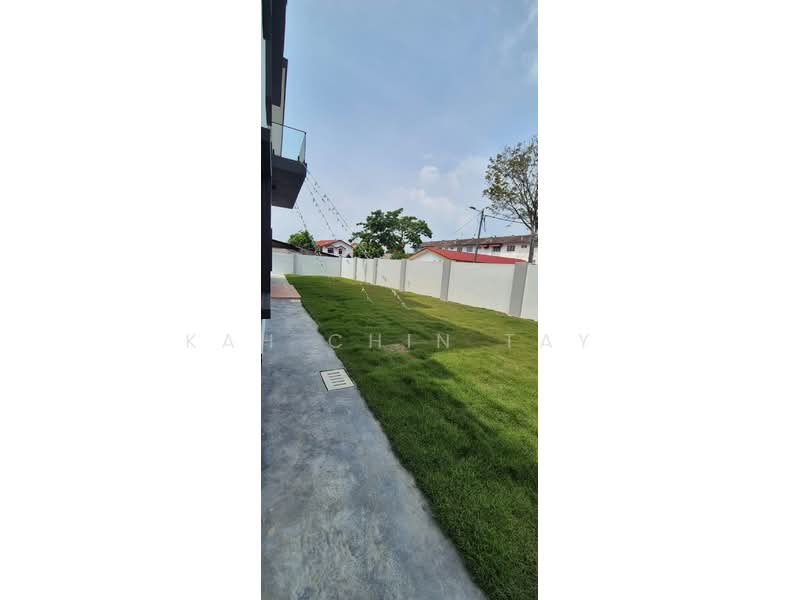 Rumah Berkembar untuk Dijual di Kampung Lapan (Melaka City) - Kah Chin Tay - Exterior - PropertyGuru.com.my