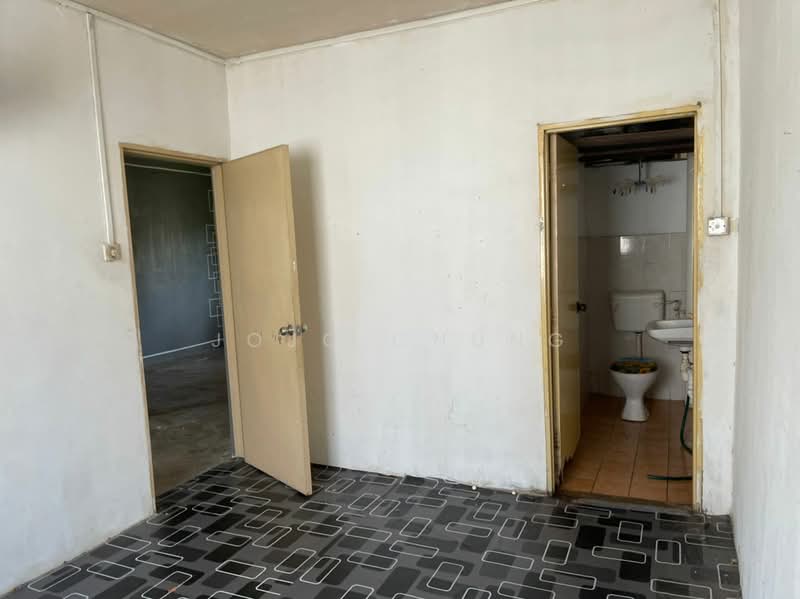 Flat for Rent at Taman Mount Austin - Jojo Chung - Interior - PropertyGuru.com.my