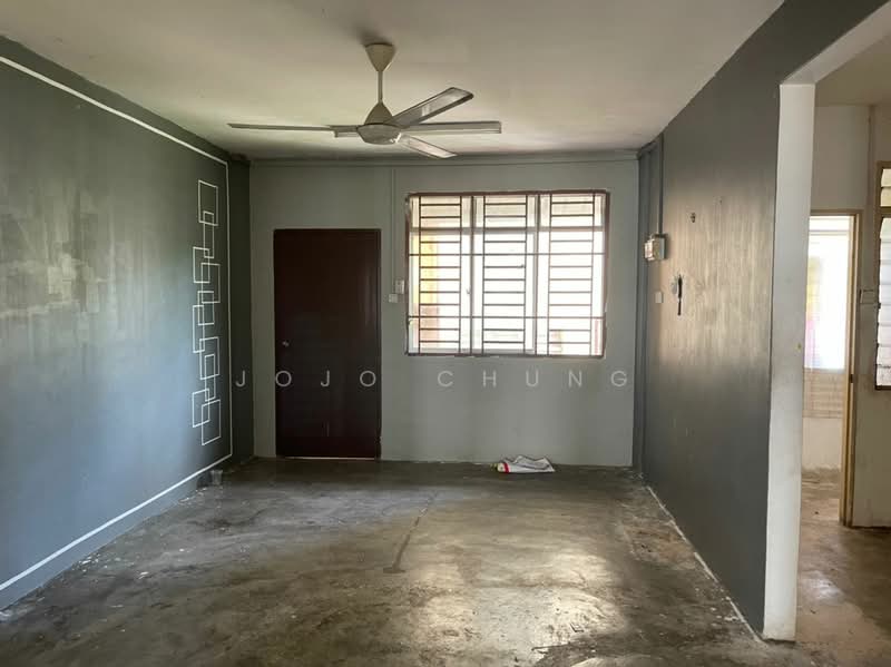 Flat for Rent at Taman Mount Austin - Jojo Chung - Living Room - PropertyGuru.com.my