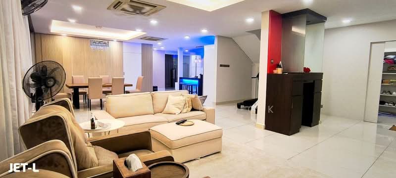 Rumah Berkembar untuk Dijual di Setia Damai (Setia Alam) - Daniel Kok - Living Room - PropertyGuru.com.my