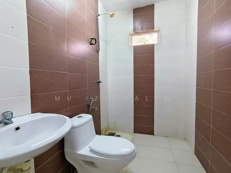 Terraced House for Sale in Sungai Buloh (Selangor) - Mu'izz Halim - Bathroom - PropertyGuru.com.my