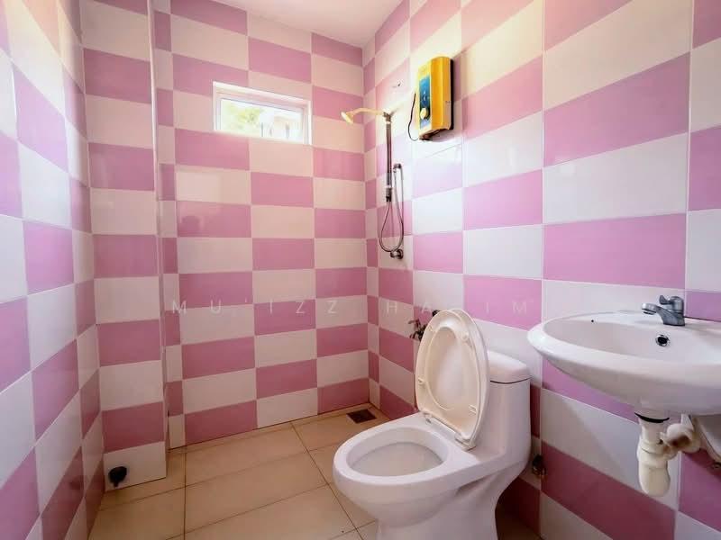 Terraced House for Sale in Sungai Buloh (Selangor) - Mu'izz Halim - Bathroom - PropertyGuru.com.my