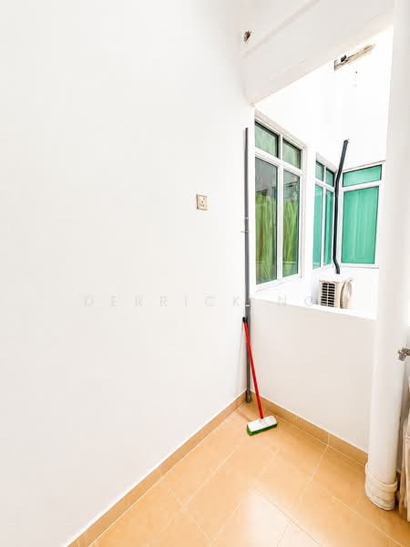 Kondominium untuk Dijual di Cassia Resort Condominium - Derrick Ng - Balcony - PropertyGuru.com.my