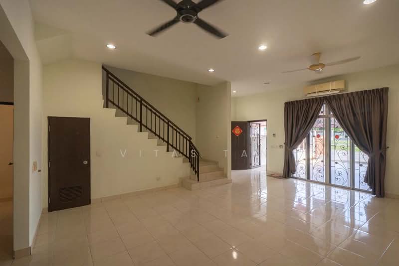 2-storey Terraced House for Sale in Setia Indah 9 (Setia Alam) - Vitas Tan - Living Room - PropertyGuru.com.my