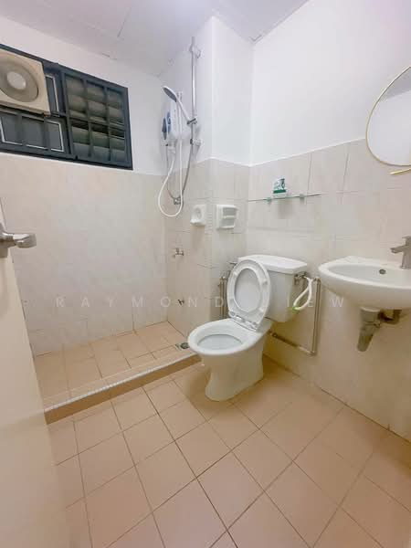 Pangsapuri untuk Disewa di SD Tiara Apartment - Raymond Siew - Bathroom - PropertyGuru.com.my