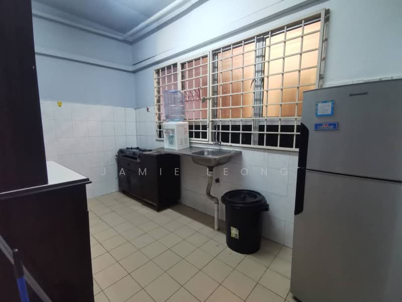 Kondominium untuk Disewa di Endah Ria - Jamie Leong - Kitchen - PropertyGuru.com.my