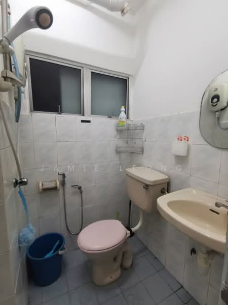 Kondominium untuk Disewa di Endah Ria - Jamie Leong - Bathroom - PropertyGuru.com.my