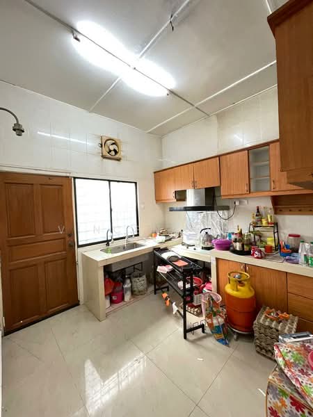 1-storey Terraced House for Sale in Taman Kepong (Kepong) - Vincent Lai - Kitchen - PropertyGuru.com.my