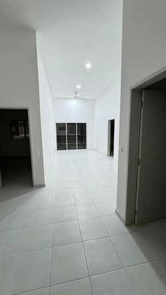 Kondominium untuk Disewa di Residensi Sateria - Teoh Hui Chee - Living Room - PropertyGuru.com.my