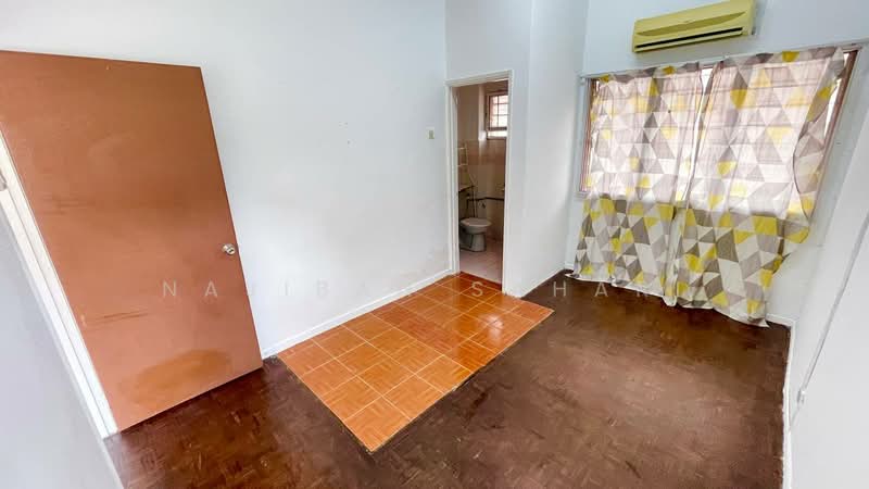 2.5-storey Terraced House for Sale in Ampang Jaya (Ampang) - Najibah Sahari - Bathroom - PropertyGuru.com.my