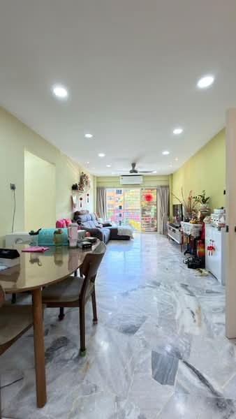 Pangsapuri untuk Dijual di Putra Permai Block C - GO SQ - Living Room - PropertyGuru.com.my
