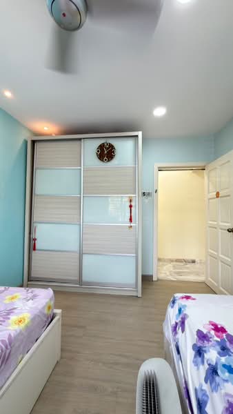 Pangsapuri untuk Dijual di Putra Permai Block C - GO SQ - Bedroom - PropertyGuru.com.my