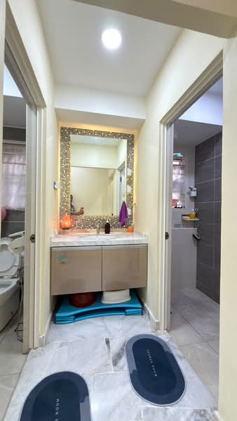 Pangsapuri untuk Dijual di Putra Permai Block C - GO SQ - Bathroom - PropertyGuru.com.my