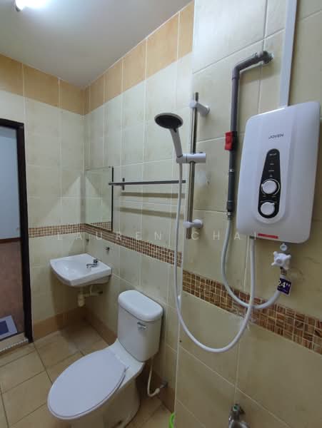 Semi-Detached House for Sale in Bukit Indah (Iskandar Puteri (Nusajaya)) - Lauren Chai - Bathroom - PropertyGuru.com.my