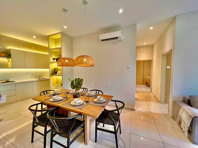 Kondominium untuk Dijual di Noa Residence - Kak Yi - Dining Room - PropertyGuru.com.my