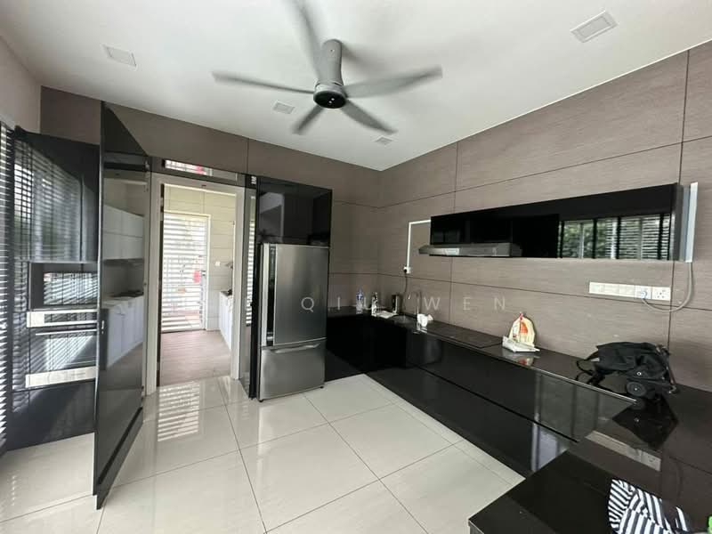 Rumah Banglo untuk Disewa di Senibong (Permas Jaya) - Lee Qiu Wen - Kitchen - PropertyGuru.com.my