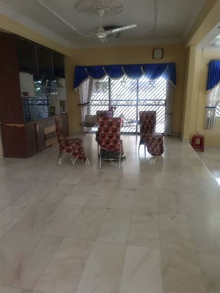 Rumah Banglo untuk Dijual di Taman Johor (Tampoi) - Eva Siow - Living Room - PropertyGuru.com.my
